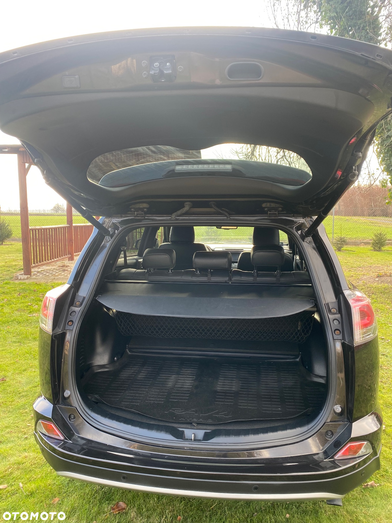 Toyota RAV4 2.5 XLE - 5