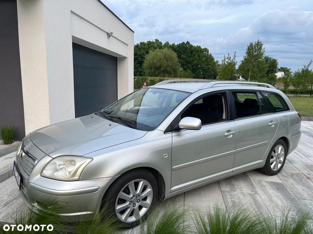 Toyota Avensis 2.0 VVT-i Combi Edition - 1