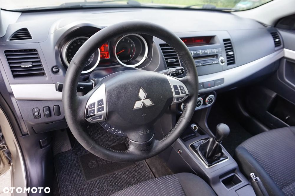 Mitsubishi Lancer - 26
