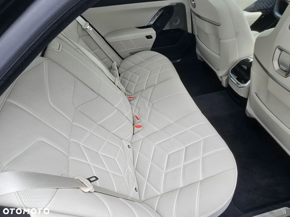 BMW Seria 7 740d xDrive mHEV Individual Edition sport - 24