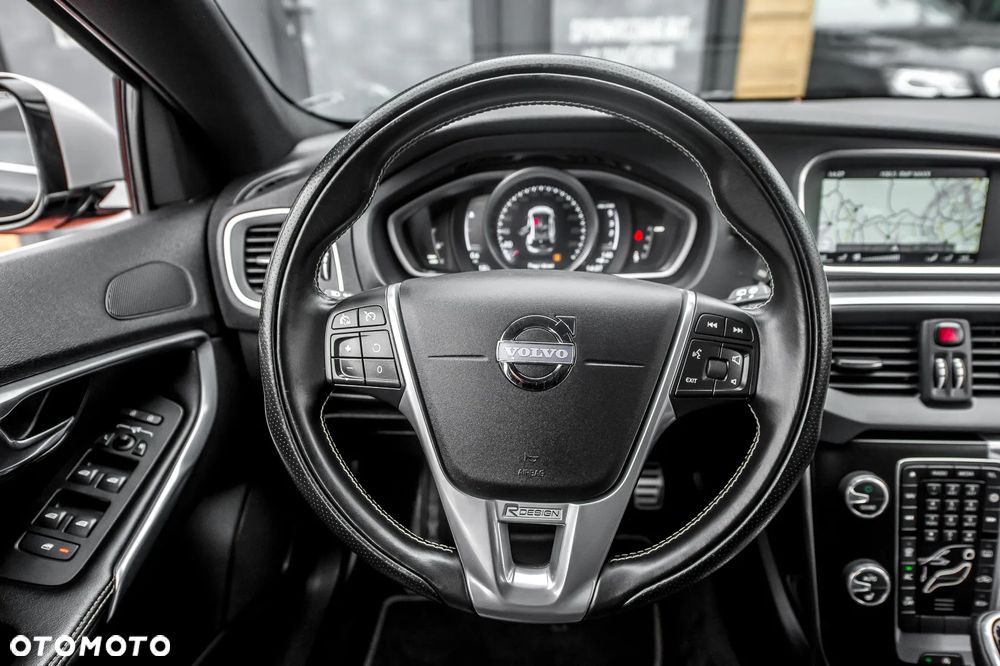 Volvo V40 D4 Drive-E R-Design Momentum - 21