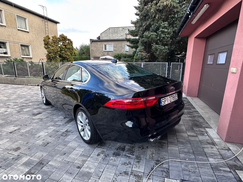 Jaguar XF 2.0 i4D Portfolio - 9