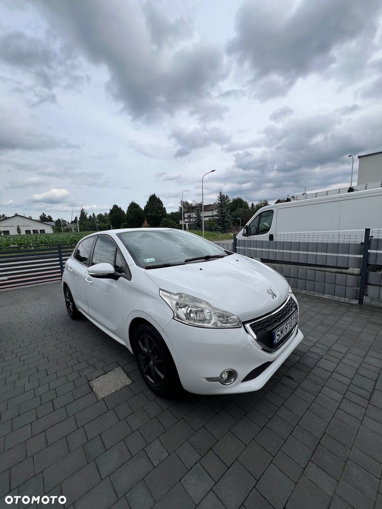 Peugeot 208 - 2