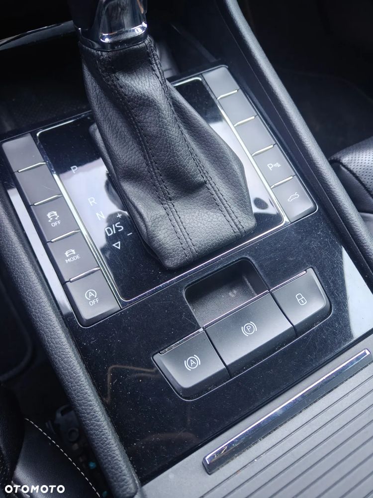 Skoda Superb 2.0 TDI SCR L&K DSG - 22