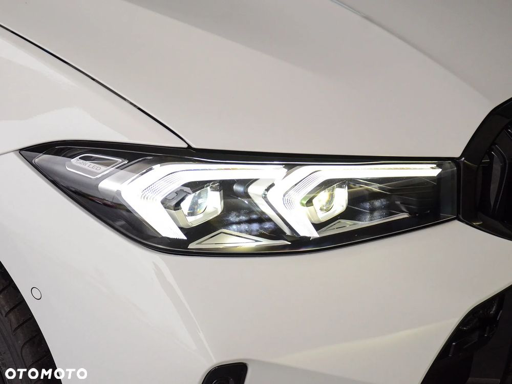 BMW Seria 3 330e PHEV xDrive M Sport sport - 8