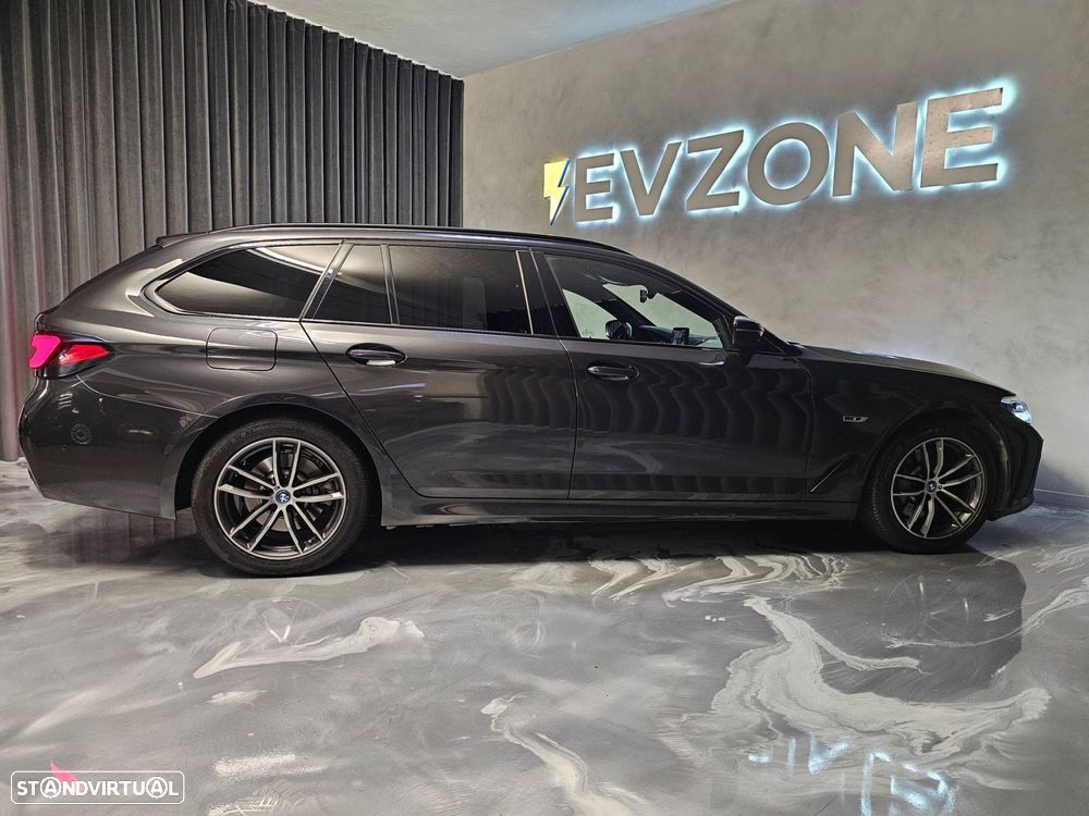 BMW 530 e Pack Desportivo M - 8