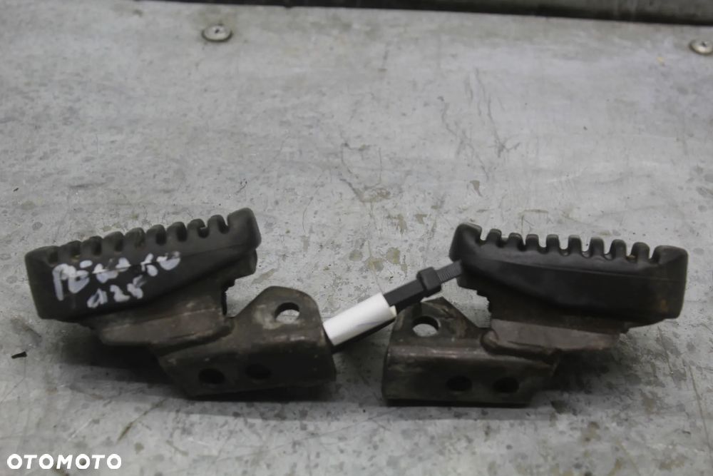 Aprilia Pegaso 125 podnóżki podnóżek - 2