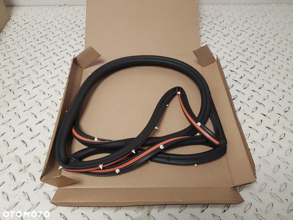 FABRYCZNIE NOWA ORYGINALNA USZCZELKA DRZWI TYLNYCH PRAWYCH FORD MONDEO KOMBI MK4 IV 4 08-15 1534567 - 2