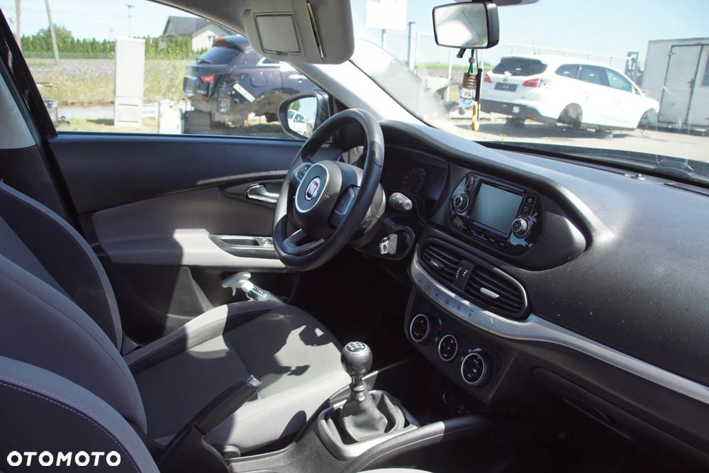 Auto na części - Fiat Tipo II 1.4 T-Jet 120 KM 940B7000 C635 718/A 2018R Silnik Skrzynia Drzwi Błotnik Lampa Lusterko Klamka Szyba Deska Kokpit Sterownik Moduł Czujnik Licznik Wyświetlacz Panel Kierownica - 14
