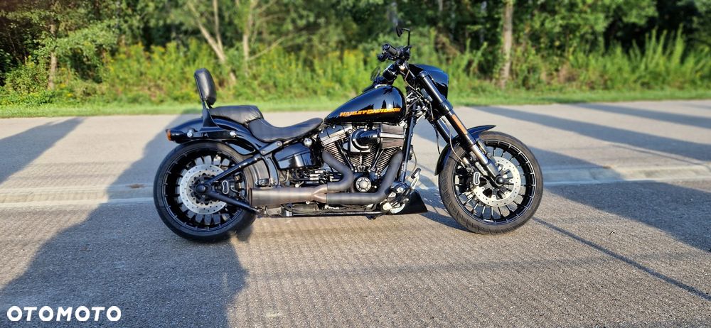 Harley-Davidson Softail Breakout - 8