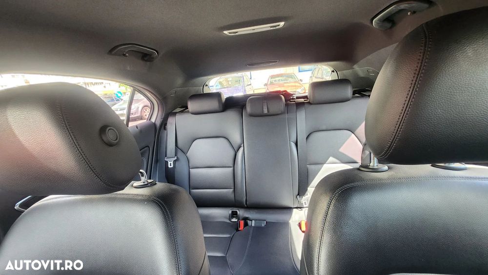 Mercedes-Benz A 220 - 22