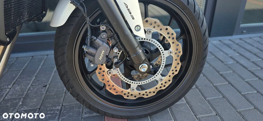 Honda CB - 16