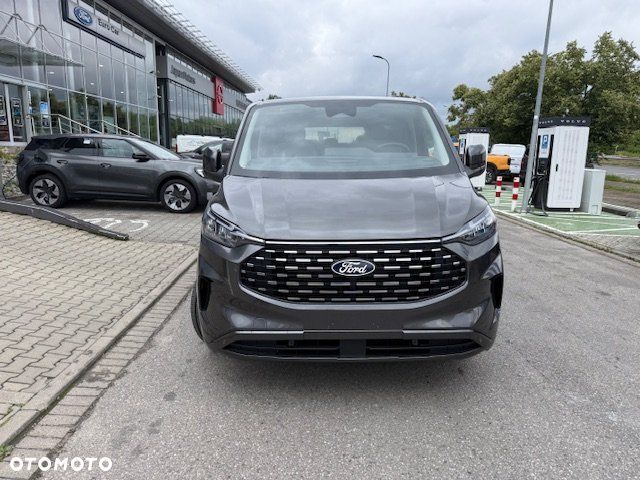 Ford Tourneo Custom - 8