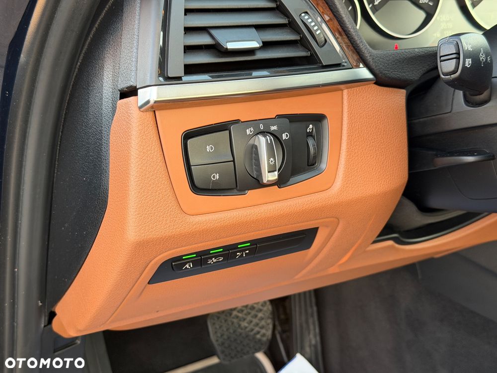 BMW Seria 3 328i Luxury Line - 21