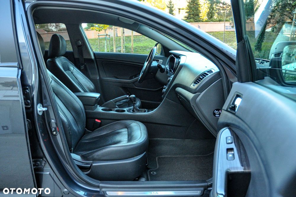 Kia Optima - 12