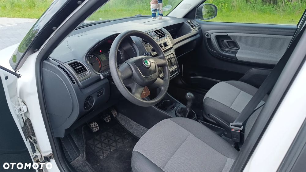 Skoda Fabia 1.2 HTP Ambiente - 14