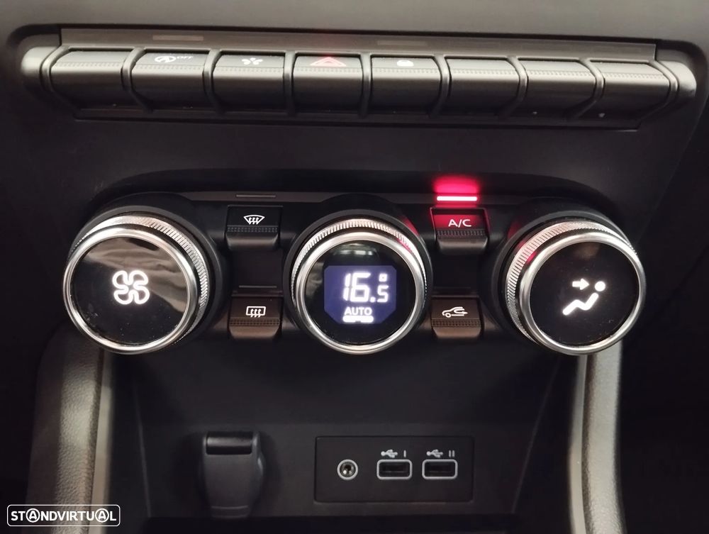 Renault Captur 1.0 TCe Techno Bi-Fuel - 38
