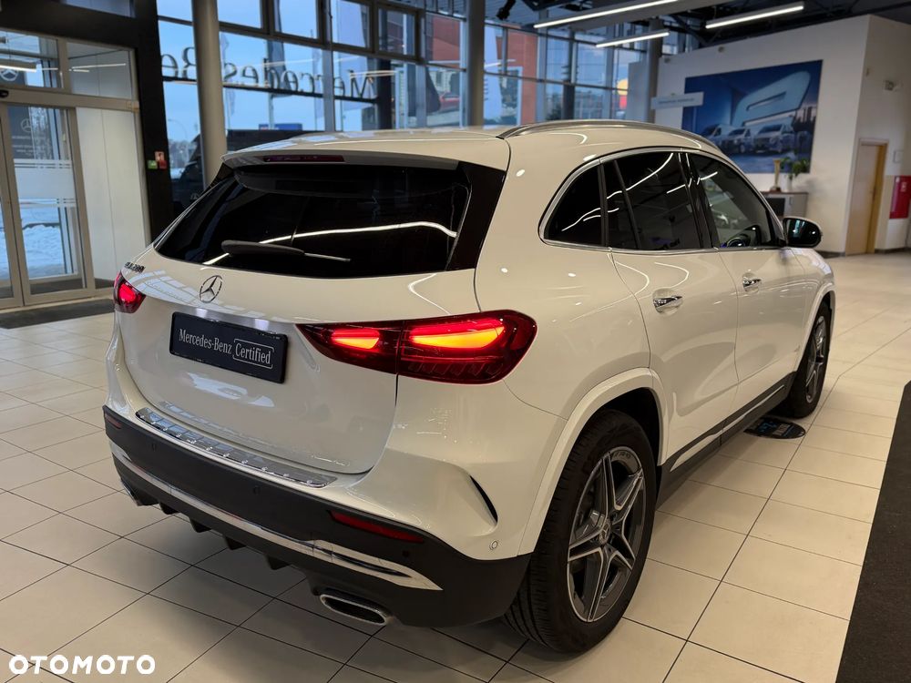 Mercedes-Benz GLA 200 AMG Line - 10