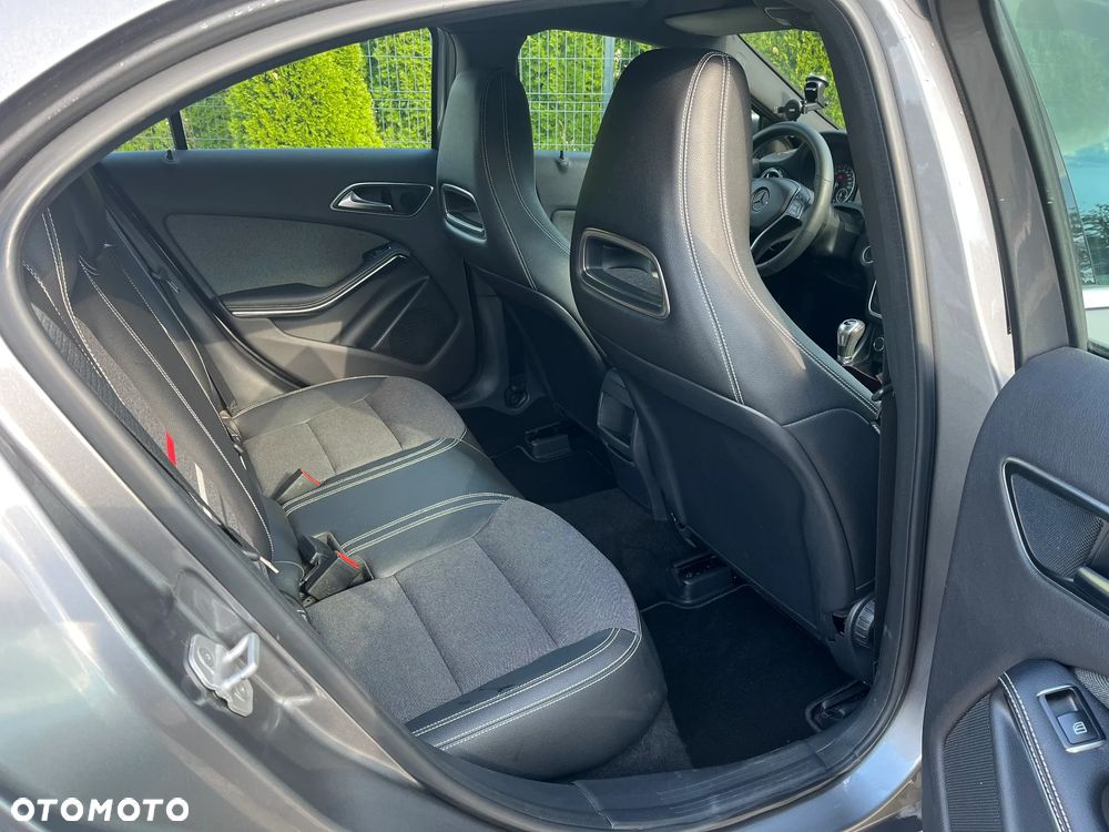 Mercedes-Benz Klasa A 180 Activity Edition - 10