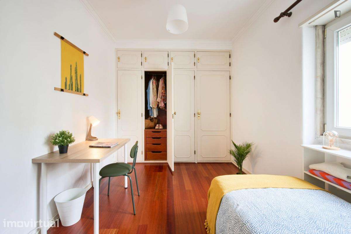 Quarto - localizado em Benfica Lisbon - Grande imagem: 4/12