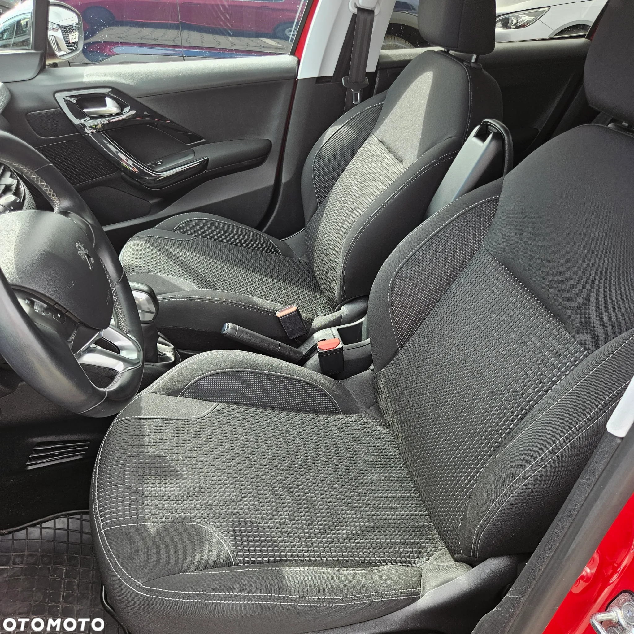 Peugeot 208 1.2 PureTech Allure - 13