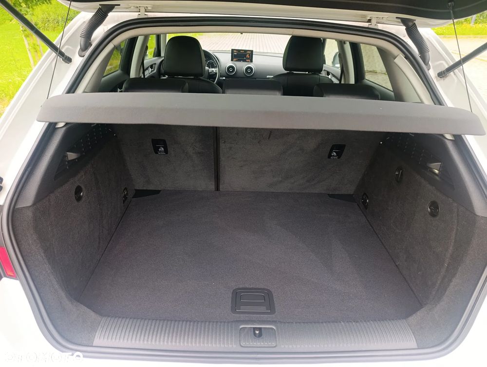 Audi A3 Sportback 30 g-tron S tronic - 16