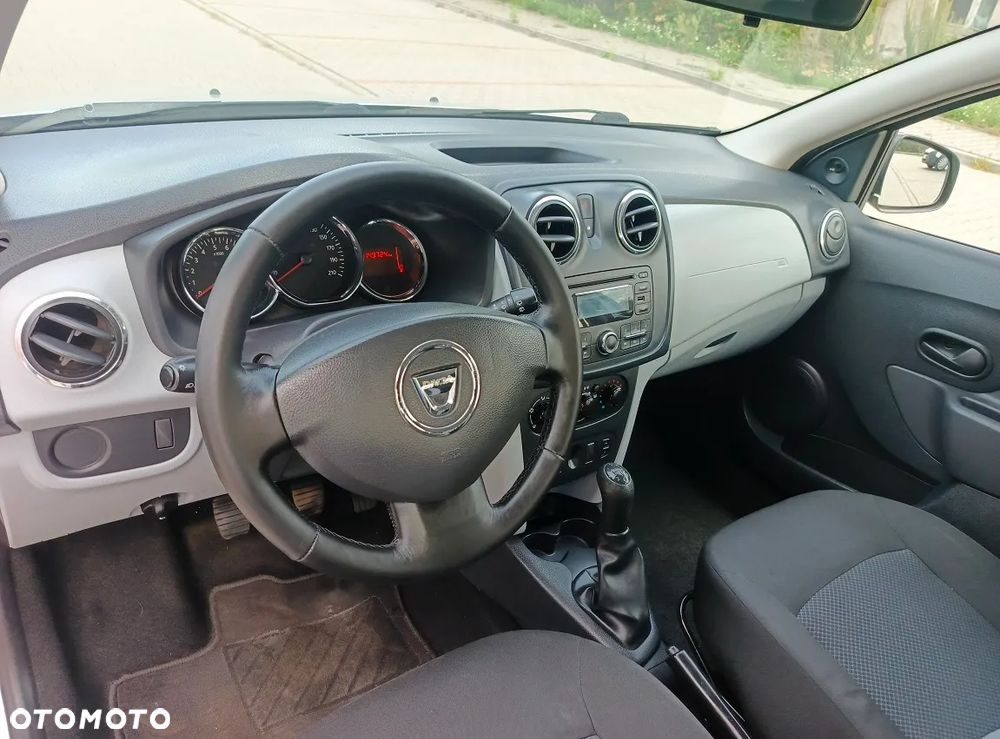 Dacia Sandero 1.2 16V 75 Laureate - 13