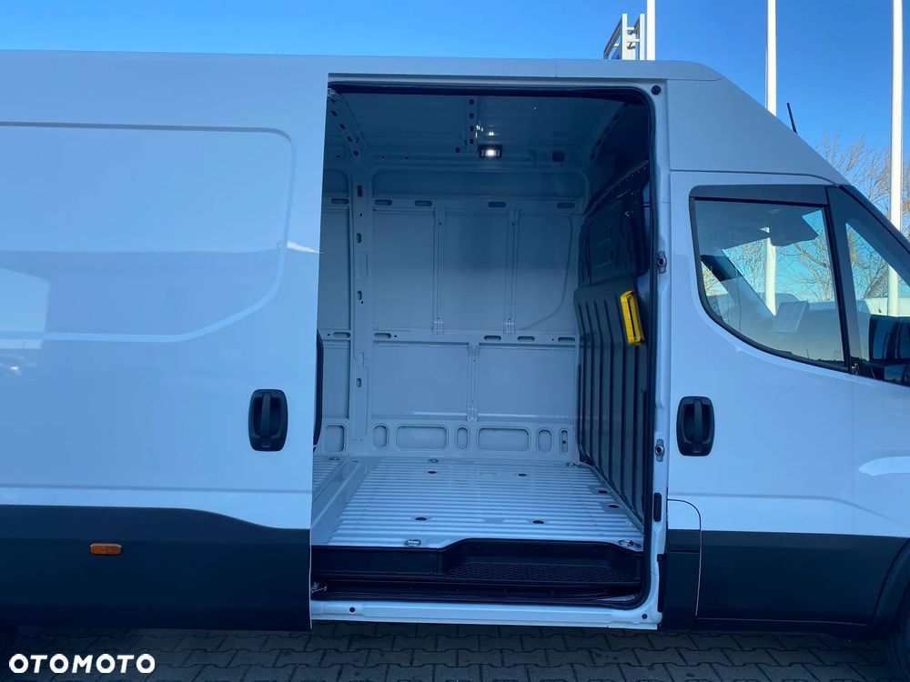 Iveco Daily 35s18HA8V 3.0 furgon l4h2, hak 3.5 tony AUTOMAT ZF - 6