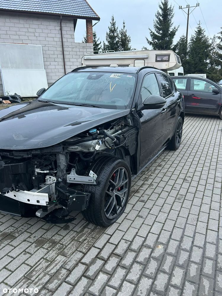 Alfa Romeo Stelvio - 5