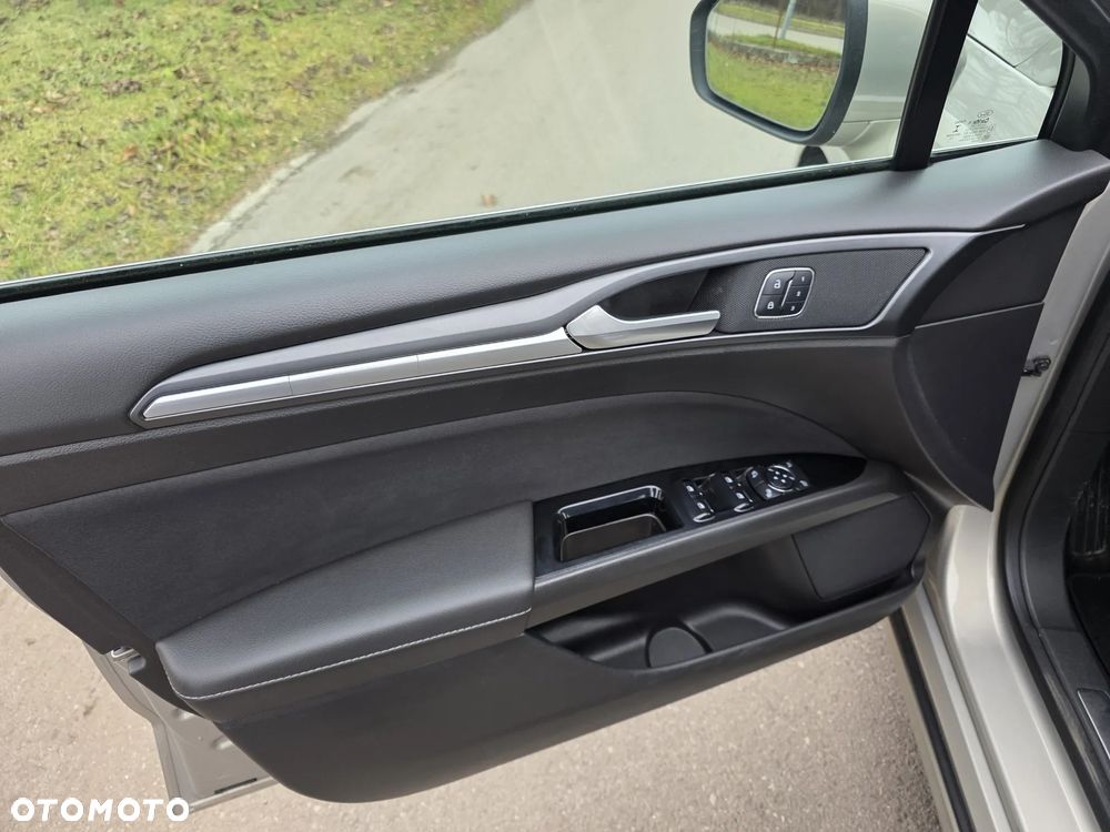 Ford Mondeo 2.0 EcoBoost Titanium - 10