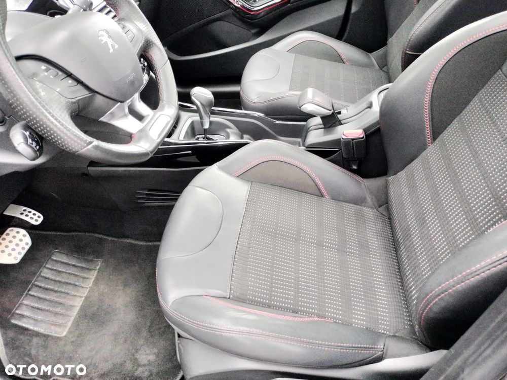 Peugeot 2008 1.2 Pure Tech Style S&S EAT6 - 14