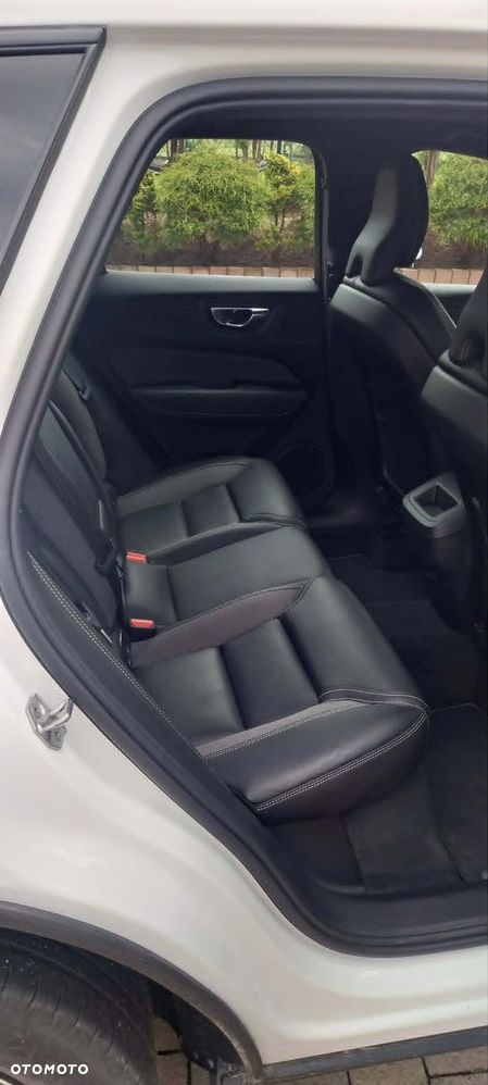 Volvo XC 60 B4 B Plus Dark - 14