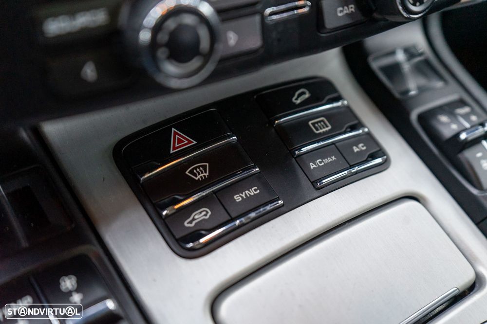 Porsche Cayenne - 48