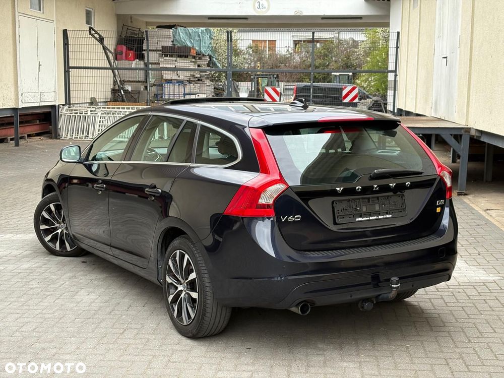Volvo V60 D3 Summum - 4