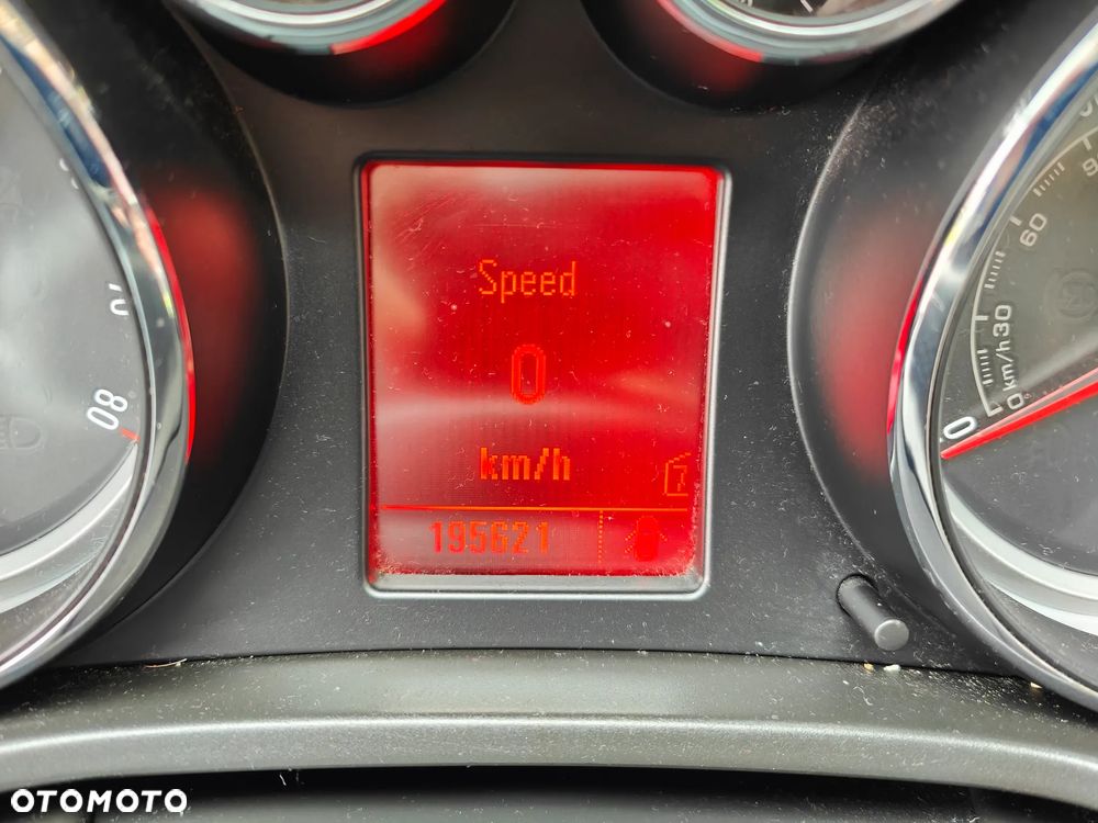 Opel Insignia - 15