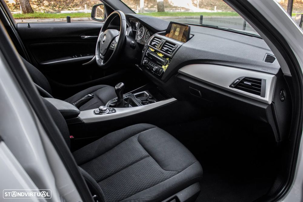 BMW 116 d Line Luxury - 30