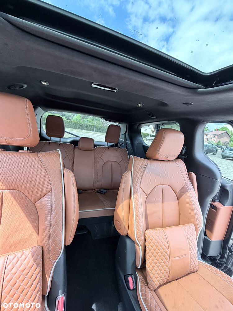Chrysler Pacifica - 11