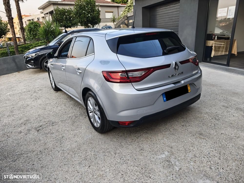 Renault Mégane 1.5 Blue dCi Limited - 6