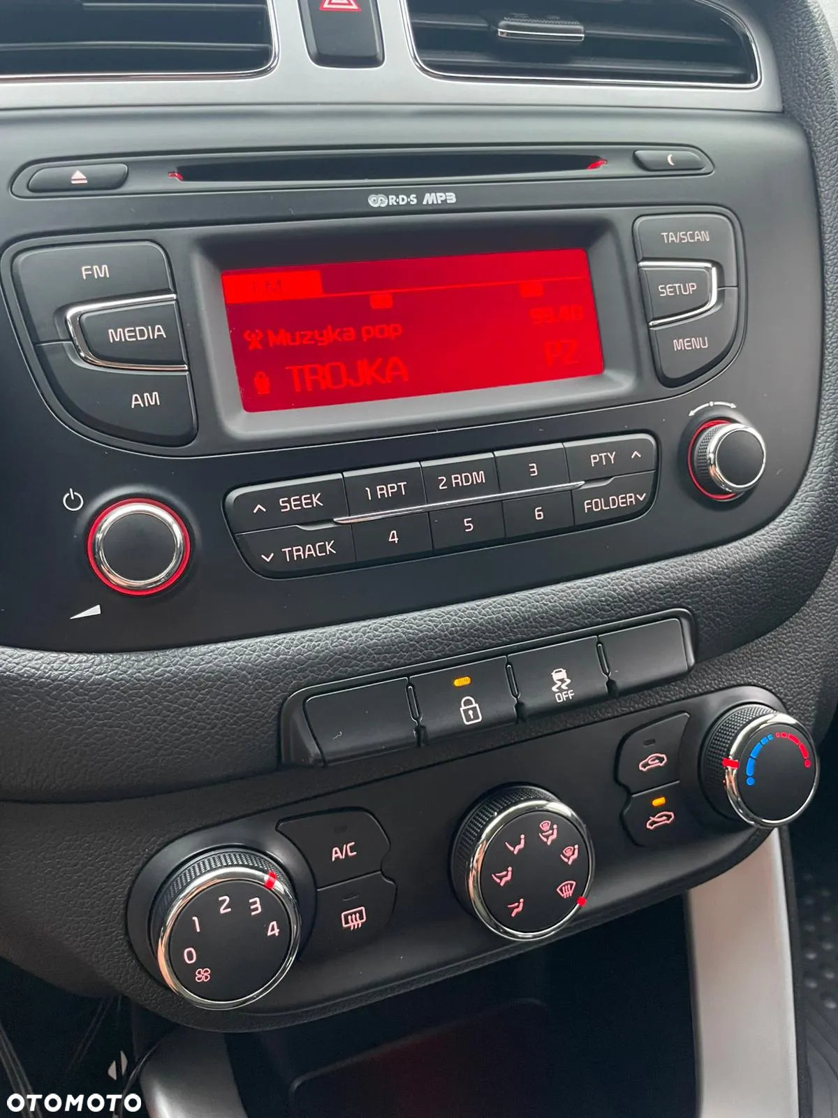 Kia Ceed 1.4 CVVT Attract - 28