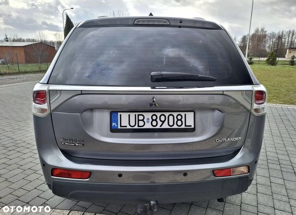 Mitsubishi Outlander 2.0 Invite + 2WD - 6