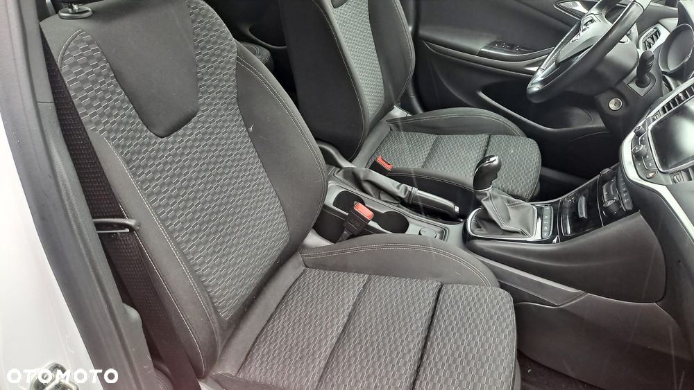 Opel Astra 1.6 CDTI Essentia S&S - 25