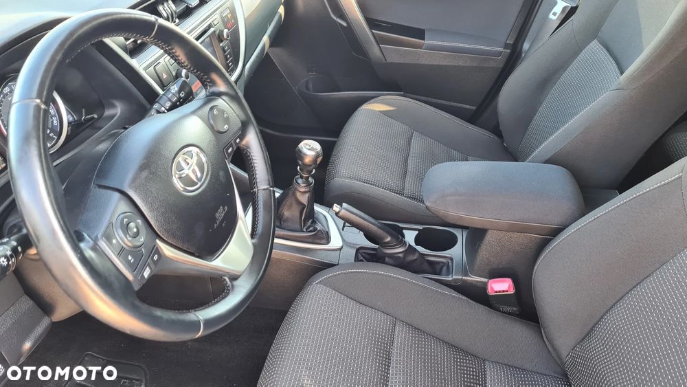 Toyota Auris 1.6 Premium Start - 32