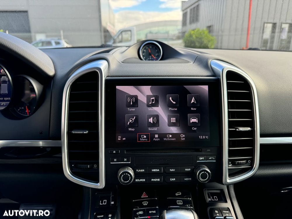 Porsche Cayenne 3.0 L - 17