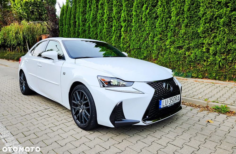 Lexus IS - 16