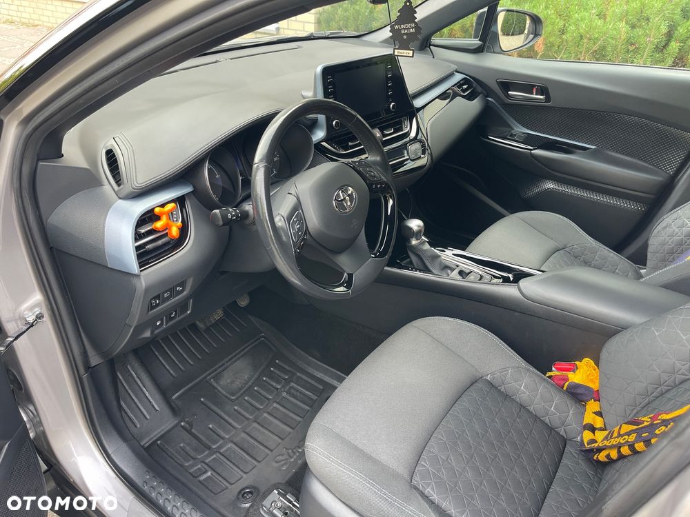 Toyota C-HR 2.0 Hybrid Team Deutschland - 21