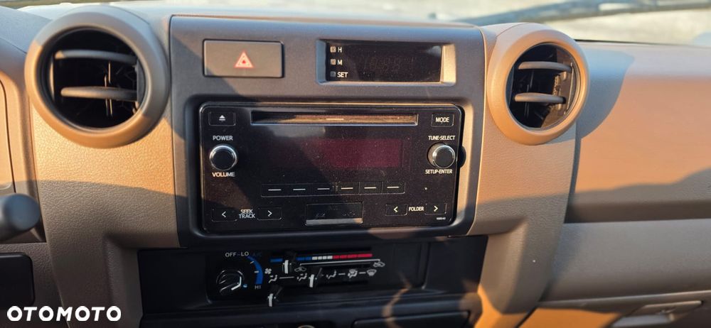 Toyota Land Cruiser - 26