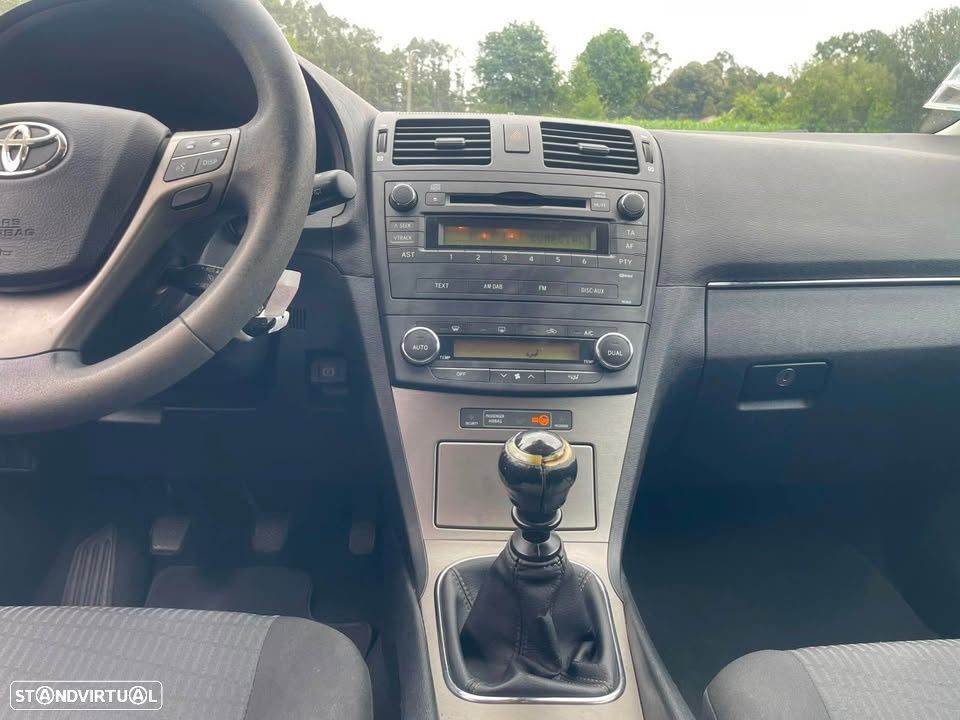Toyota Avensis SW 2.0 D-4D Premium Sport+GPS - 2