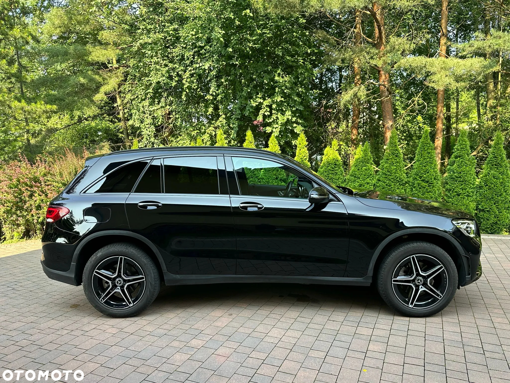 Mercedes-Benz GLC 300 4Matic 9G-TRONIC AMG Line - 30