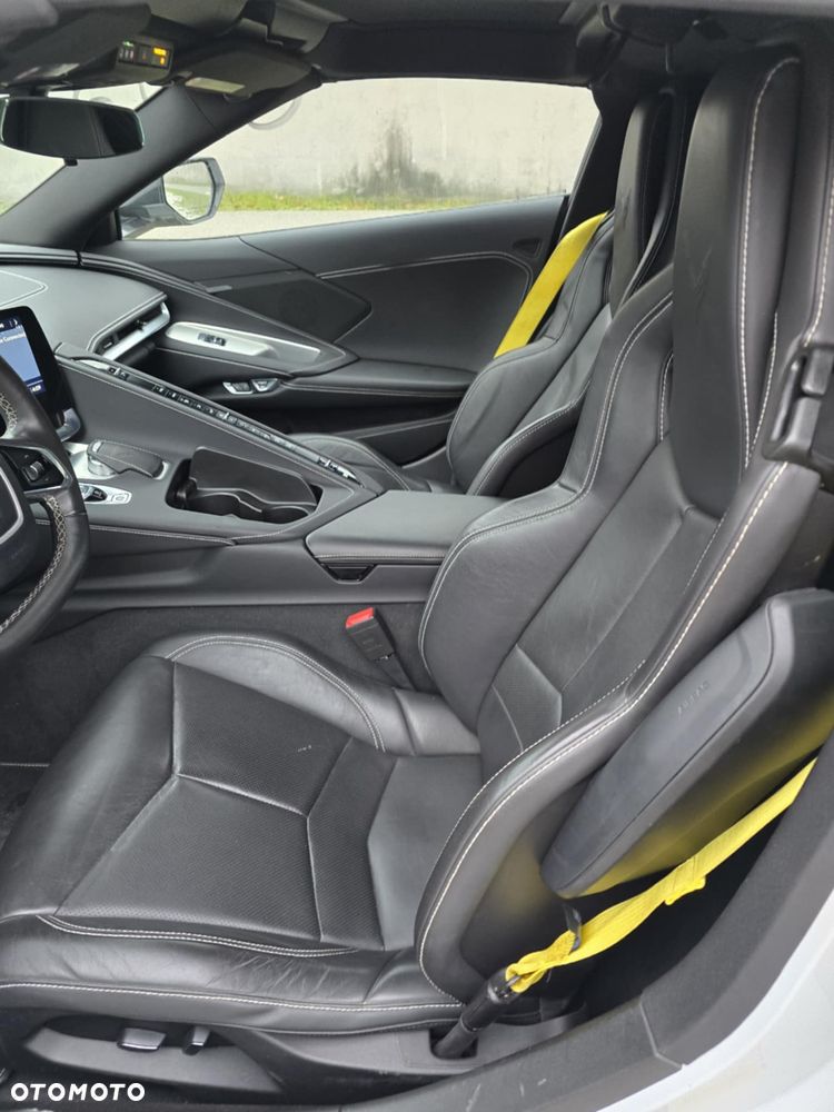 Chevrolet Corvette - 11