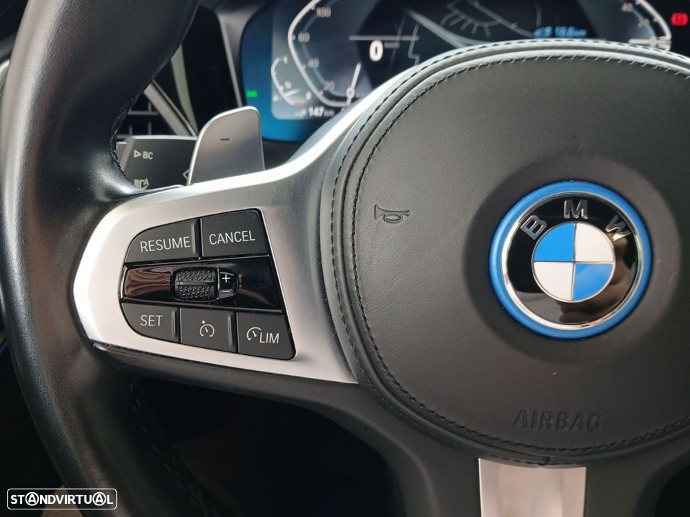 BMW 330 e Pack Desportivo M Auto - 16